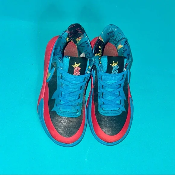 Nike Kyrie 8 GO SE (PS) Kids Shoes 11c - Picture 3 of 5